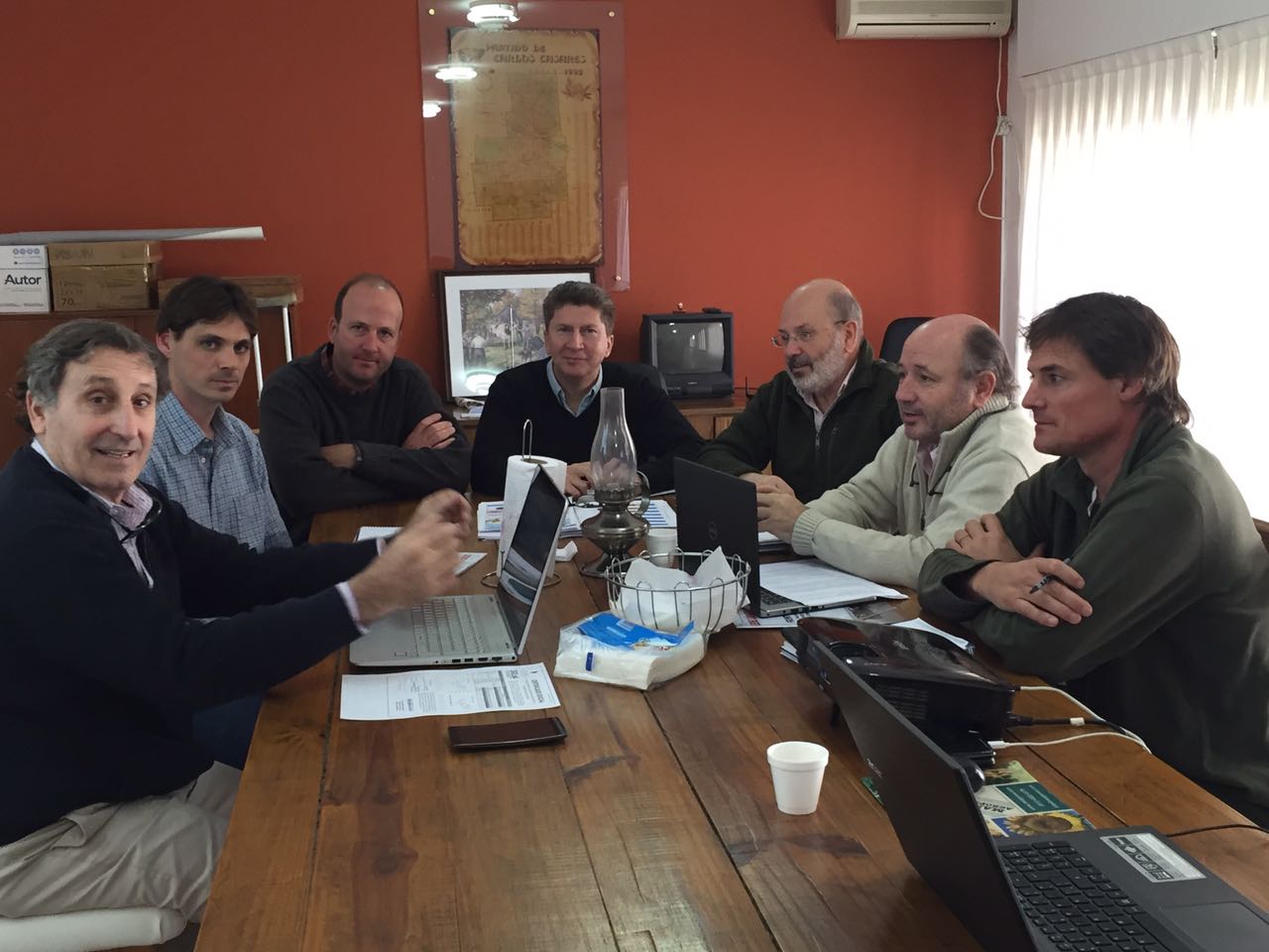 Reunión de representantes de CAPROLECOBA con Alejandro Sammartino y José Quintana. 