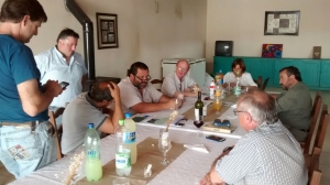 En 9 de Julio los productores lecheros se reunieron con funcionarios provinciales y municipales para trabajar en conjunto por los caminos rurales.